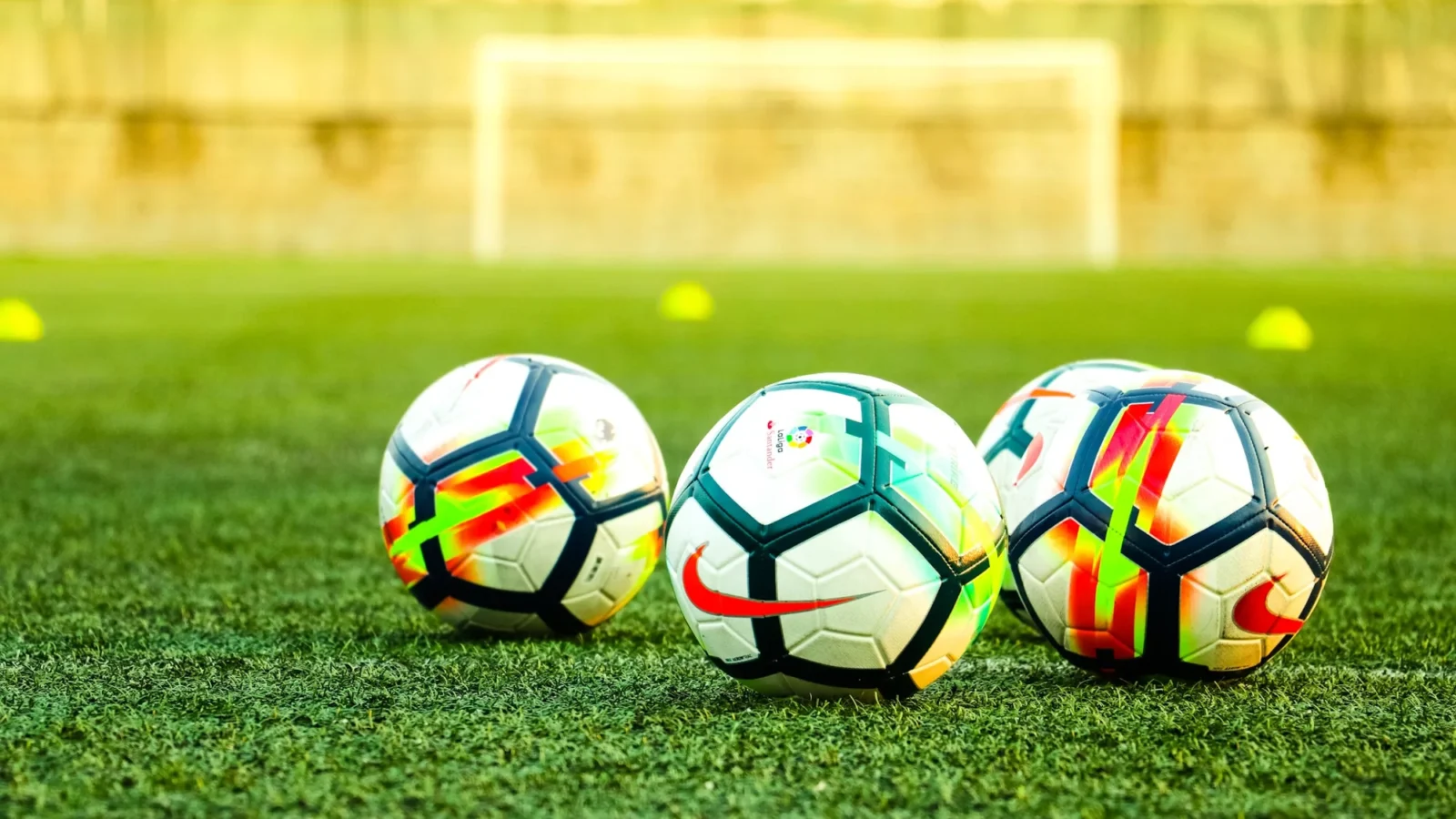 Eredivisie 2025-2026: nuevas camisetas, nuevas estrellas y muchas expectativas