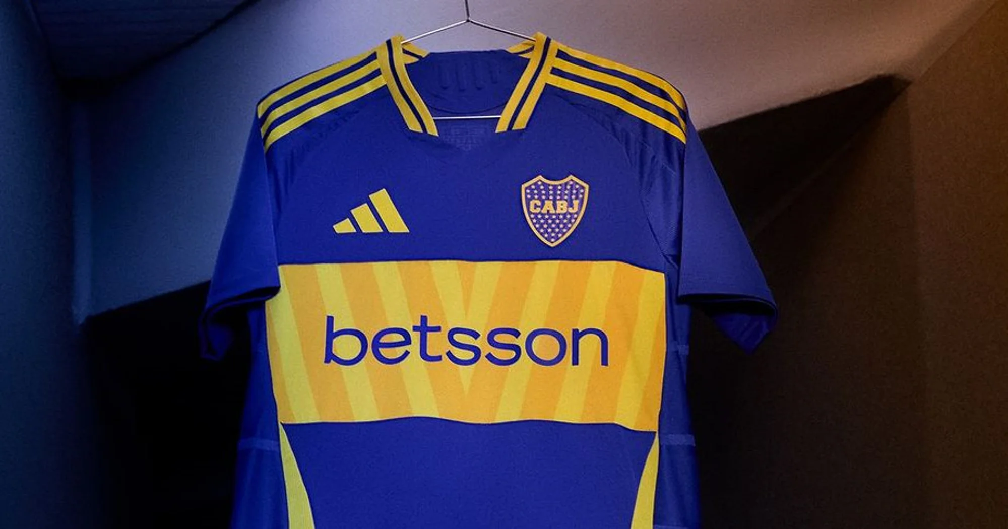 La camiseta local de Boca Juniors 2024-2025 se inspira en las vías del tren