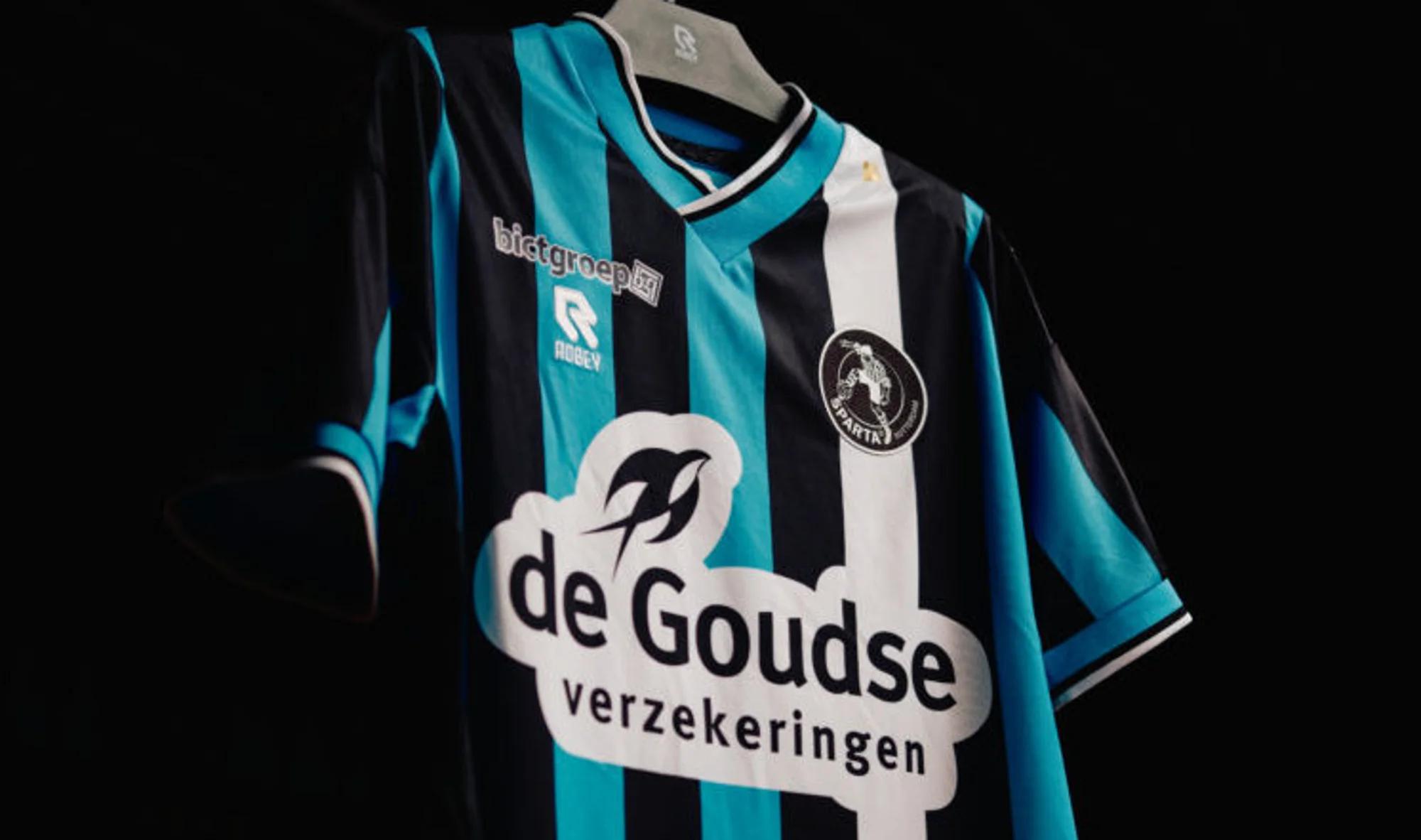La tercera camiseta del Sparta Rotterdam 2024-2025 rinde homenaje al derbi