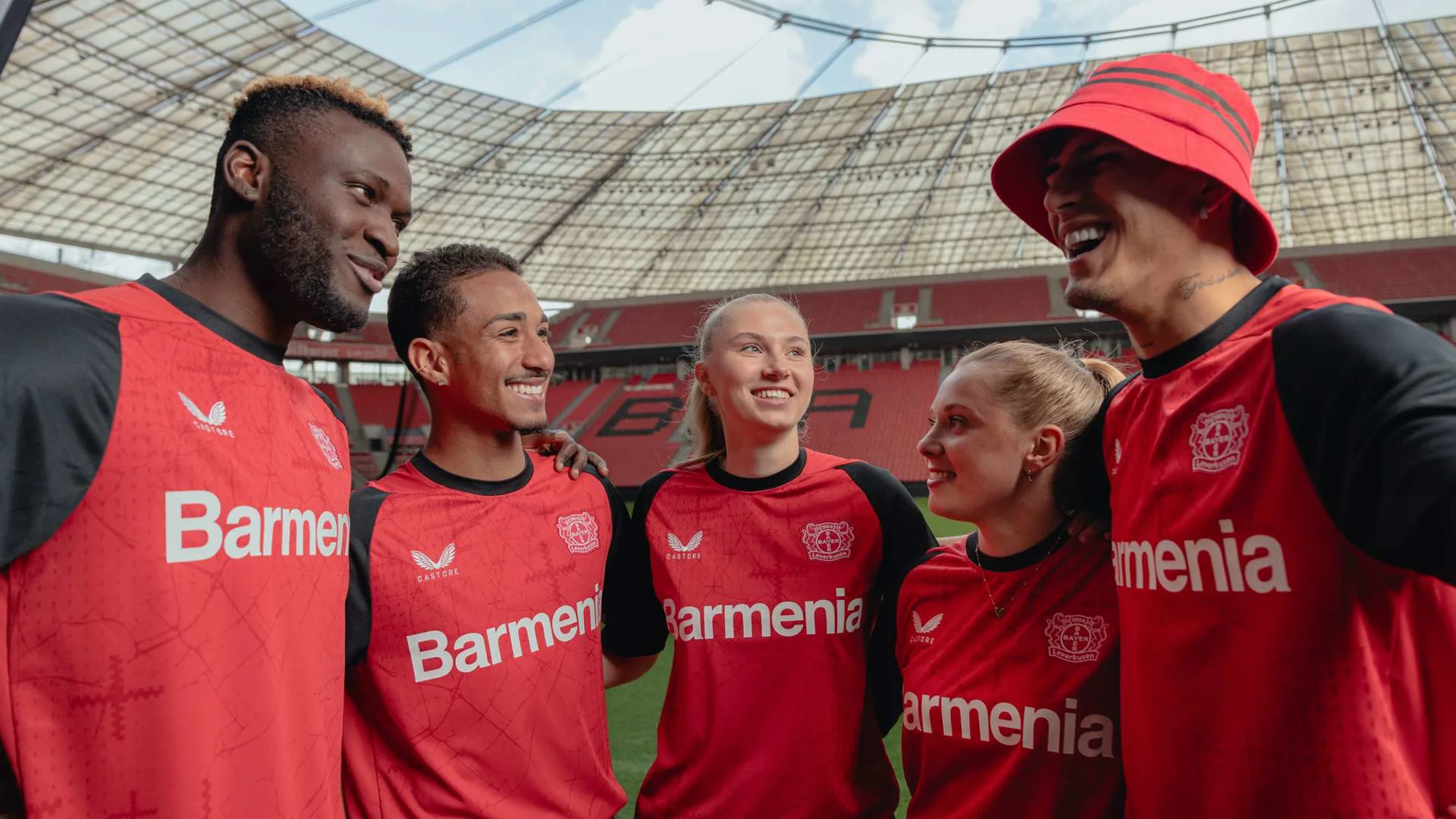 Bayer Leverkusen presenta sus camisetas 2024-2025, un tributo a la ciudad y a los 120 años del club