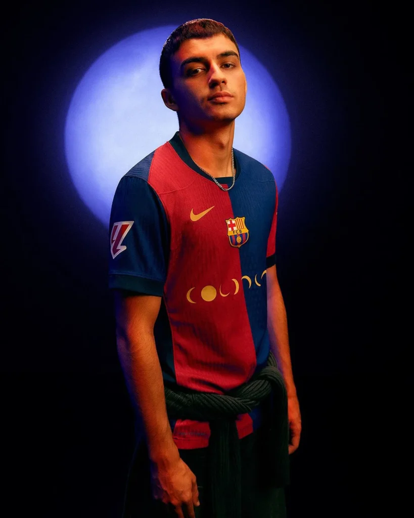 El FC Barcelona luce el logotipo de Coldplay en su camiseta en El Clásico