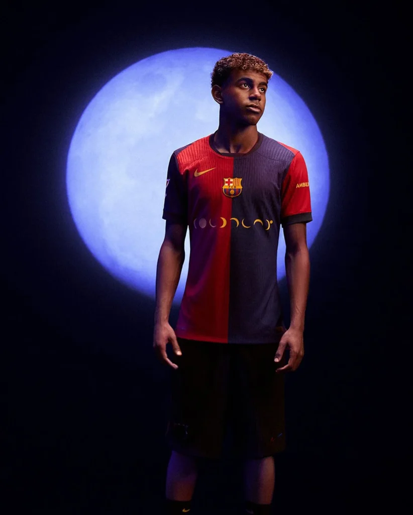 El FC Barcelona luce el logotipo de Coldplay en su camiseta en El Clásico