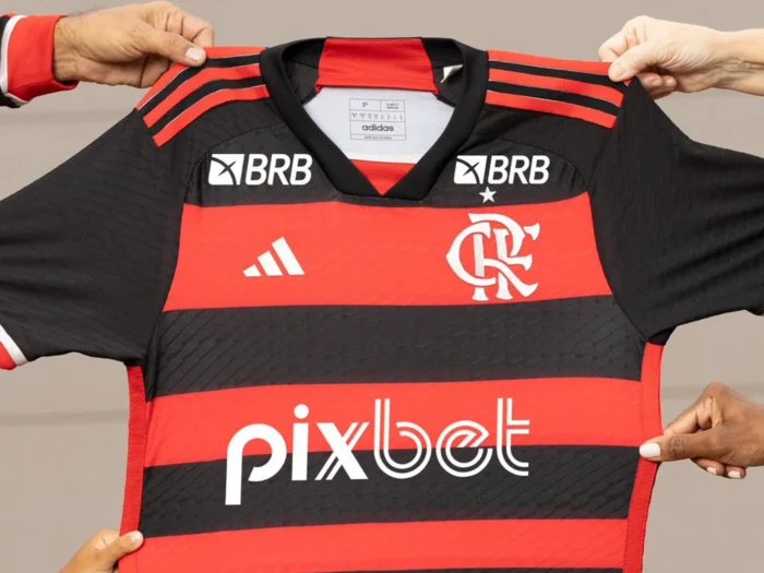 Flamengo presenta sus camisetas 2024-2025: bloques rojos, ondas de la torcida y diamantes
