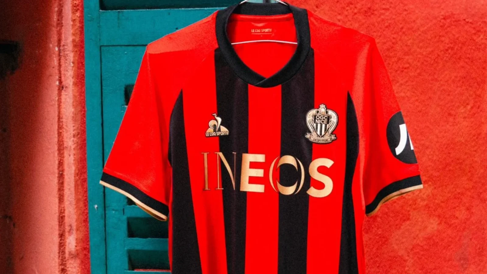 OGC Niza presenta sus camisetas 2024-2025: oro, historia y homenaje a los 120 años del club