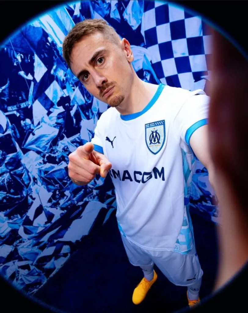 Así son las camisetas del Olympique de Marsella 2024-2025, con homenaje a los 125 años del club