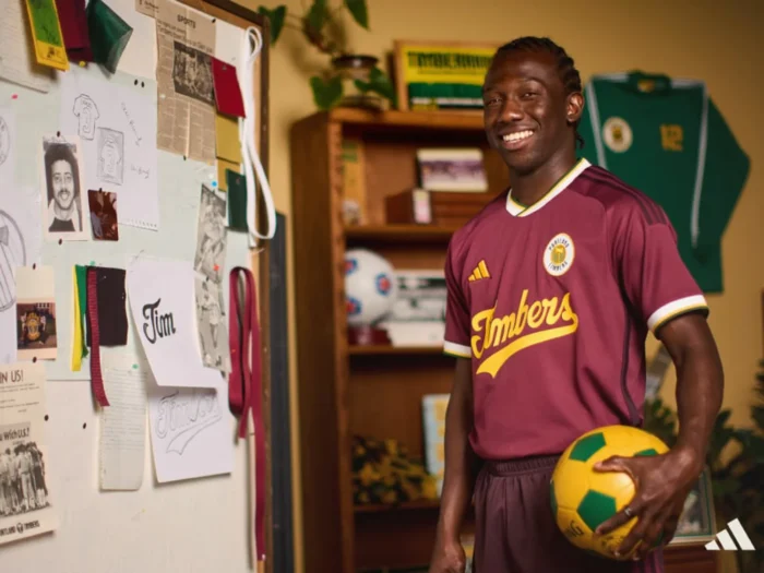 Portland Timbers rinde homenaje a Clive Charles con su tercera camiseta 2024-2025