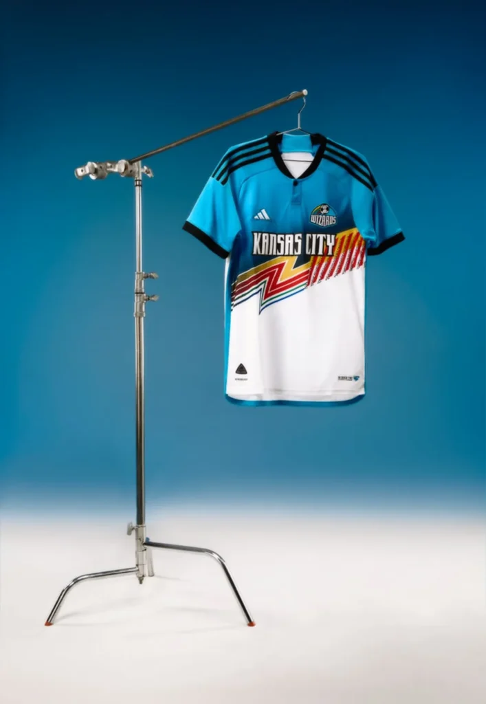 Sporting Kansas City presenta su tercera camiseta 2024-2025, inspirada en finales de los noventa
