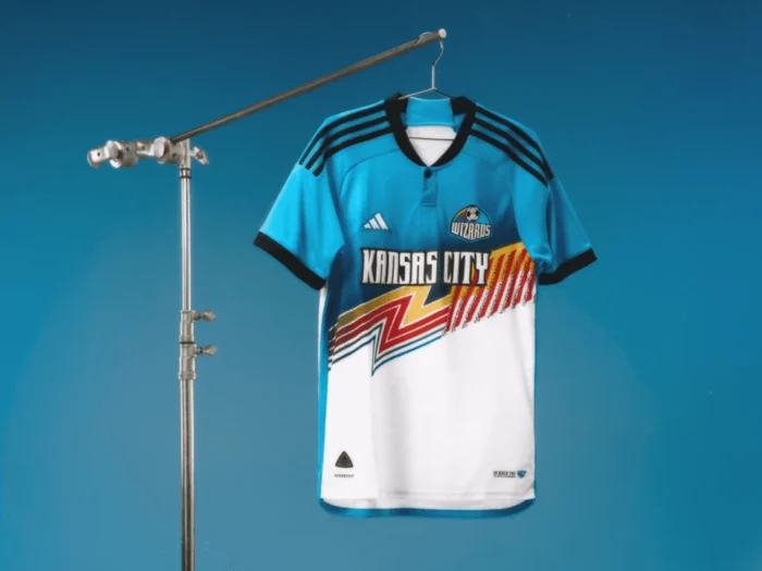 Sporting Kansas City presenta su tercera camiseta 2024-2025, inspirada en finales de los noventa