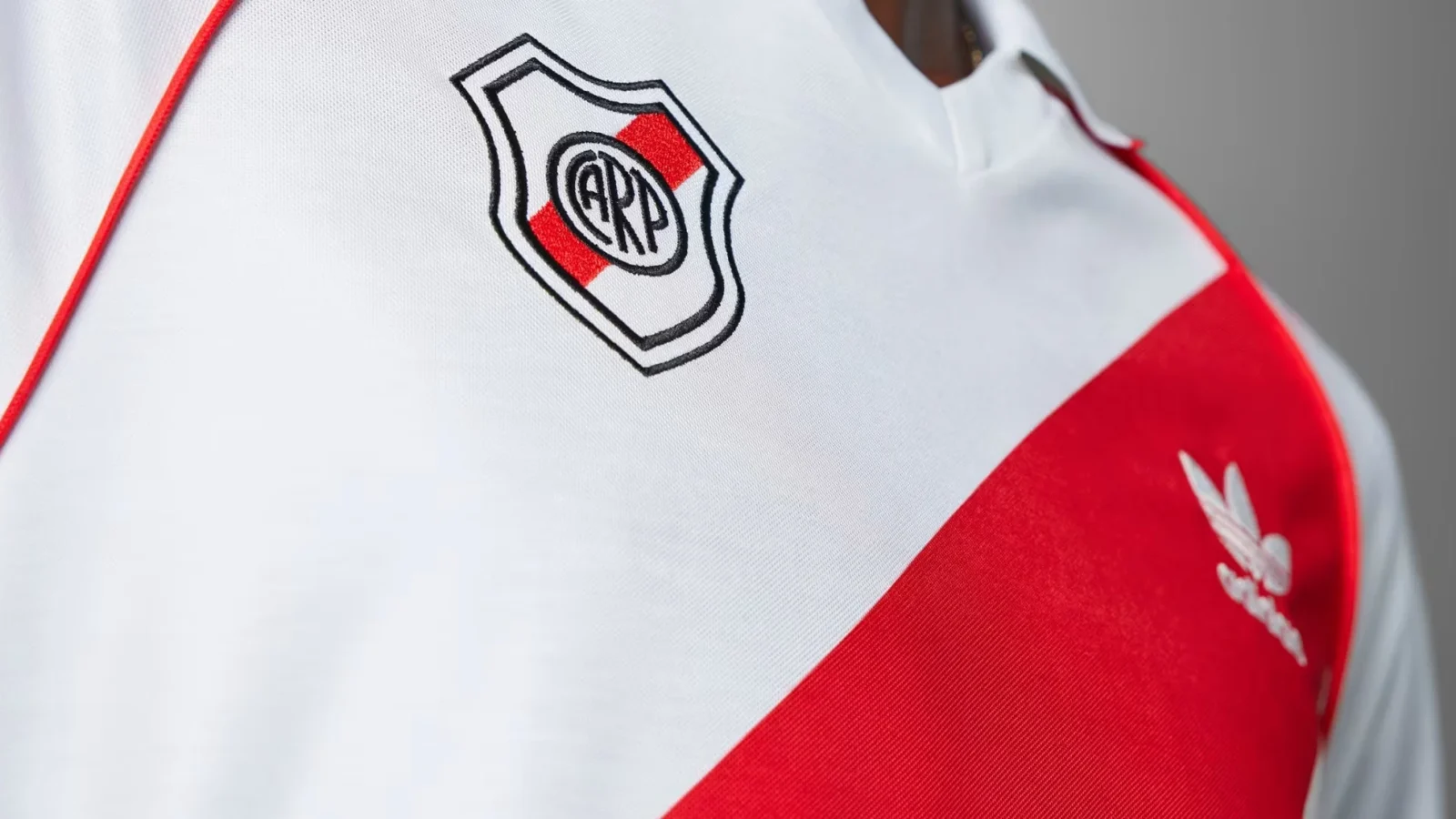 adidas Originals relanza la camiseta de River Plate de 1994