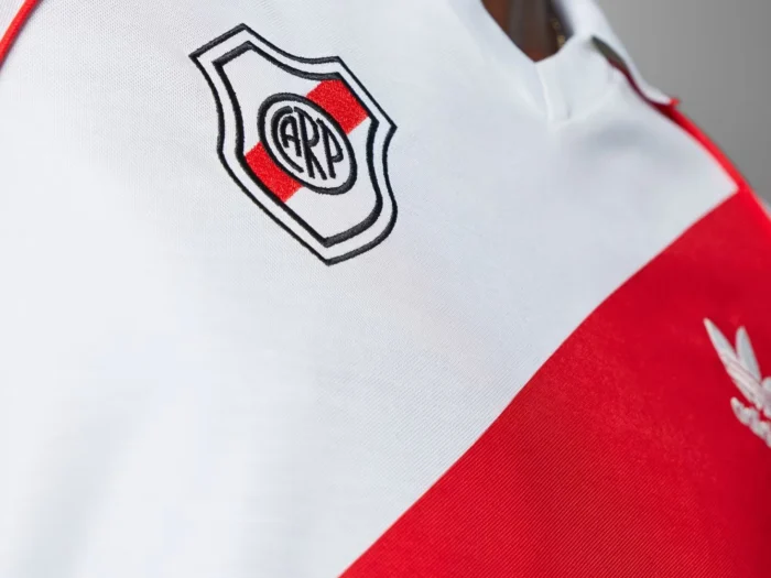 adidas Originals relanza la camiseta de River Plate de 1994