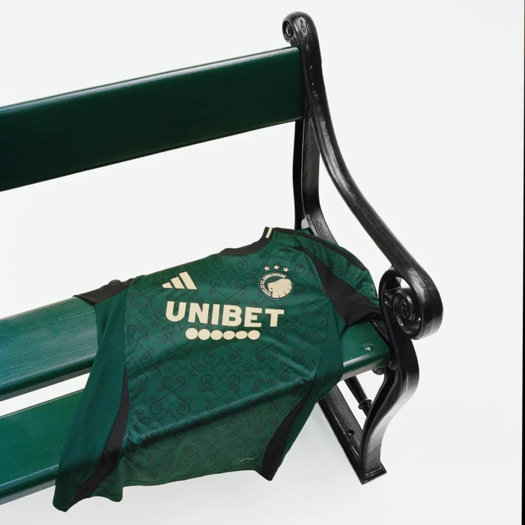 La tercera camiseta del FC Copenhague 2024-2025 se inspira en la artesanía escandinava