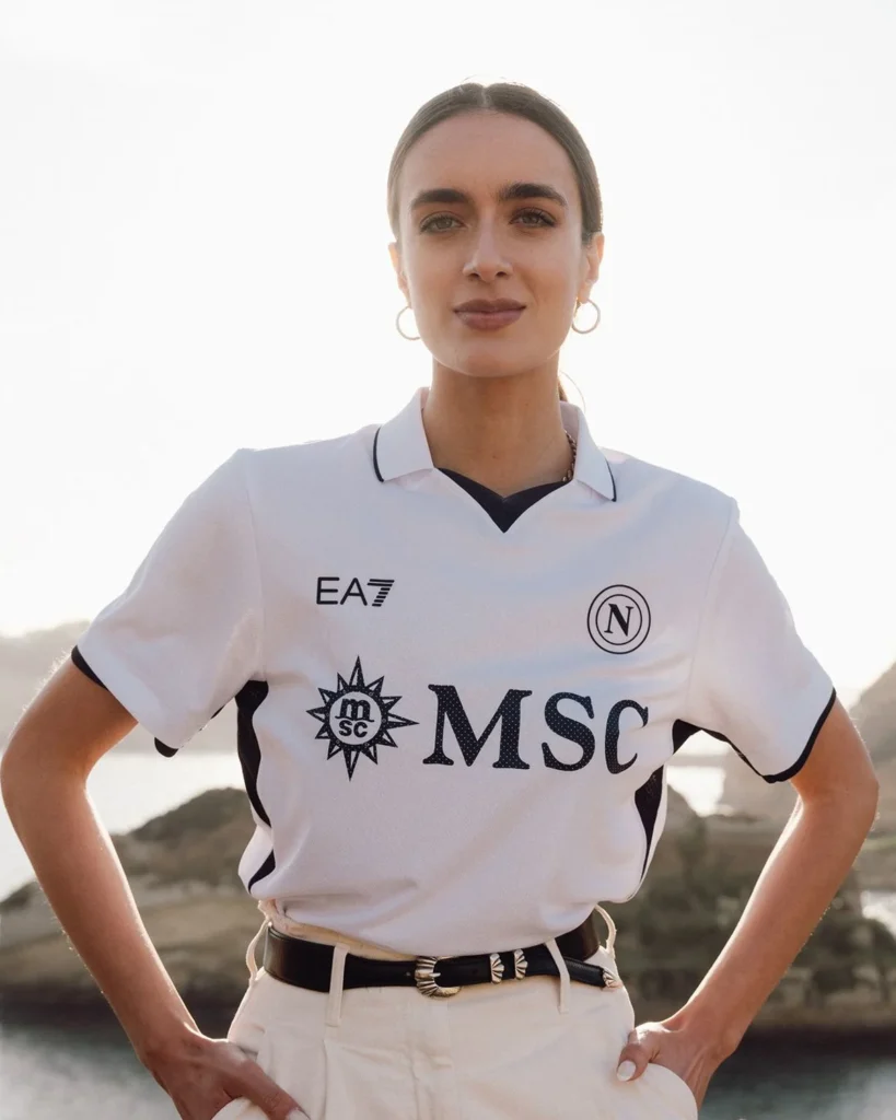 Las camisetas del SSC Napoli 2024-2025 estrenan nuevo escudo
