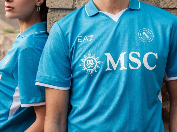 Las camisetas del SSC Napoli 2024-2025 estrenan nuevo escudo