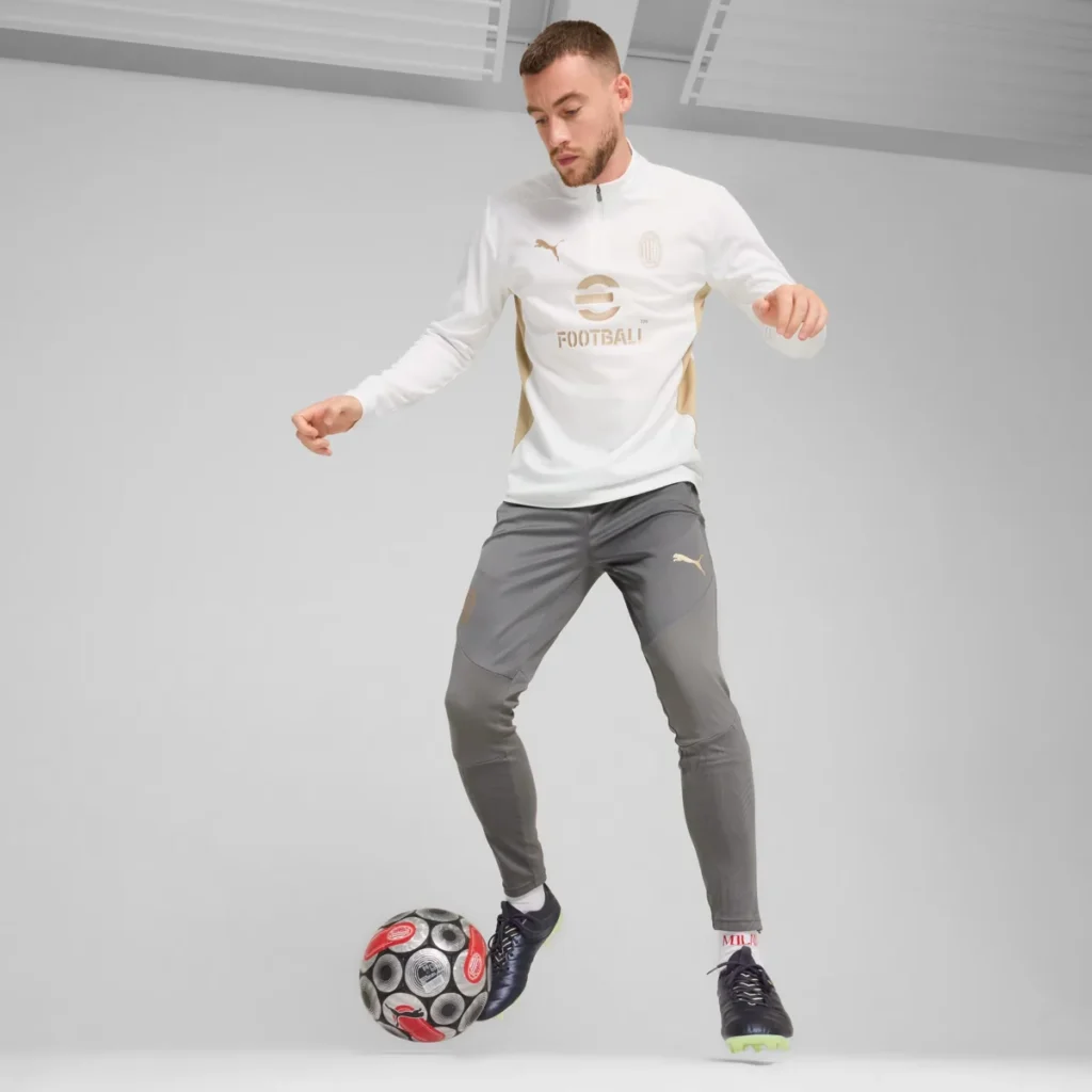 El AC Milan estrena un chándal de entrenamiento blanco y dorado para 2025