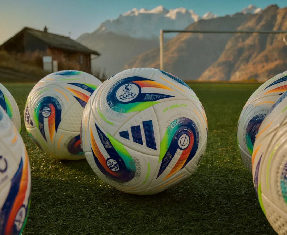 KONEKTIS: así es el balón de adidas con el que se jugará la Eurocopa femenina 2025