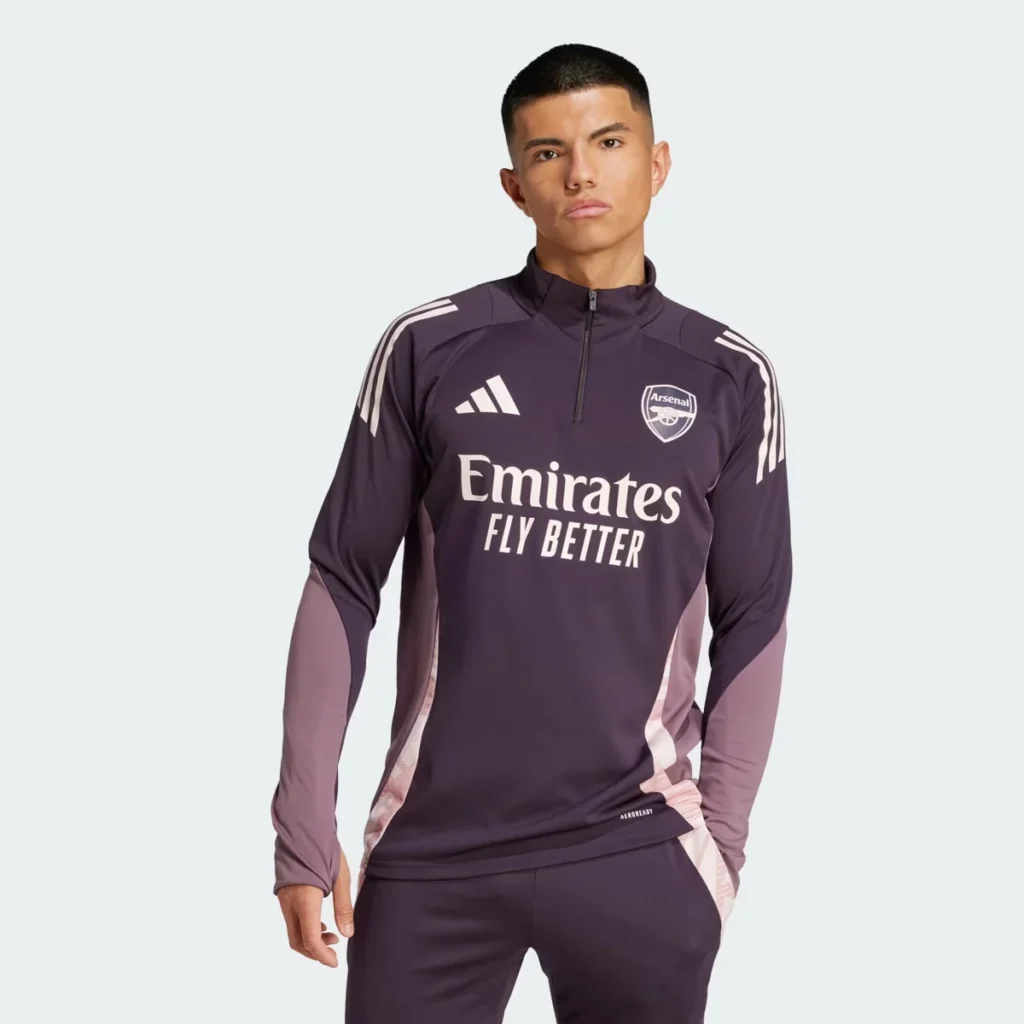 Así es el chándal morado del Arsenal 2025