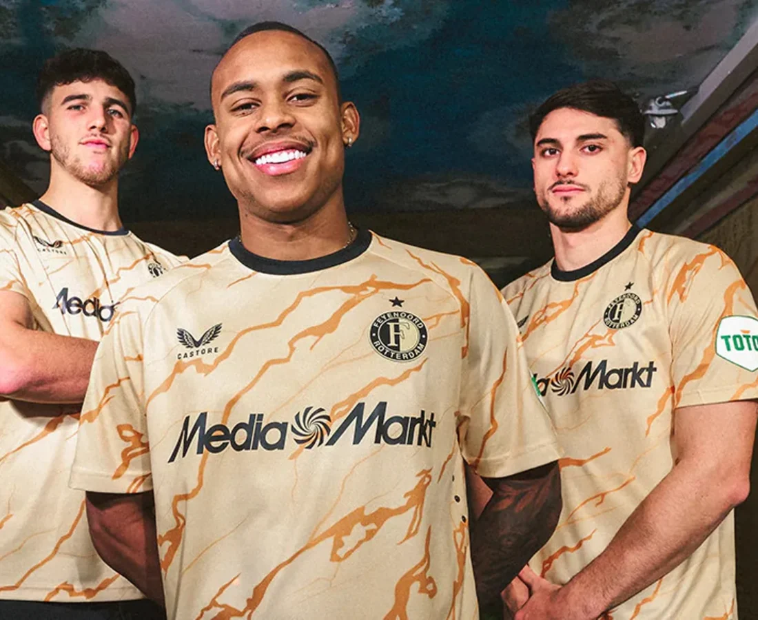 Feyenoord presenta su cuarta camiseta 2024-2025, un homenaje dorado al túnel de vestuarios de De Kuip