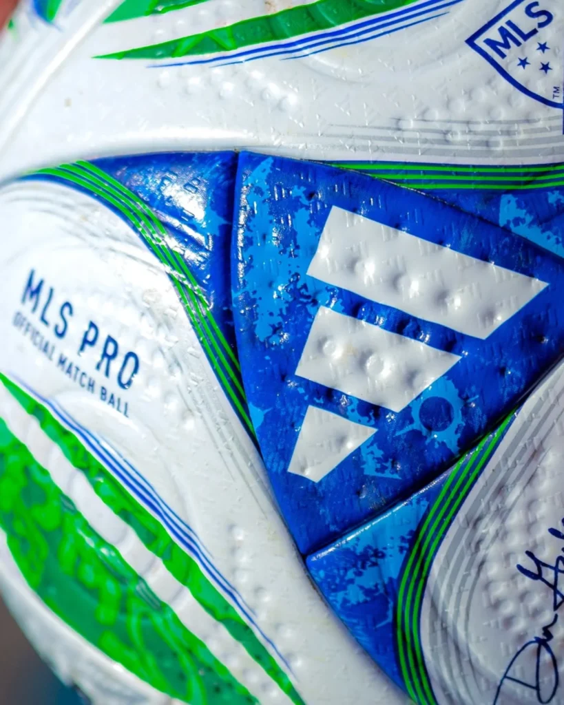 adidas presenta el balón oficial de la MLS 2025, un homenaje a los 30 años de la liga