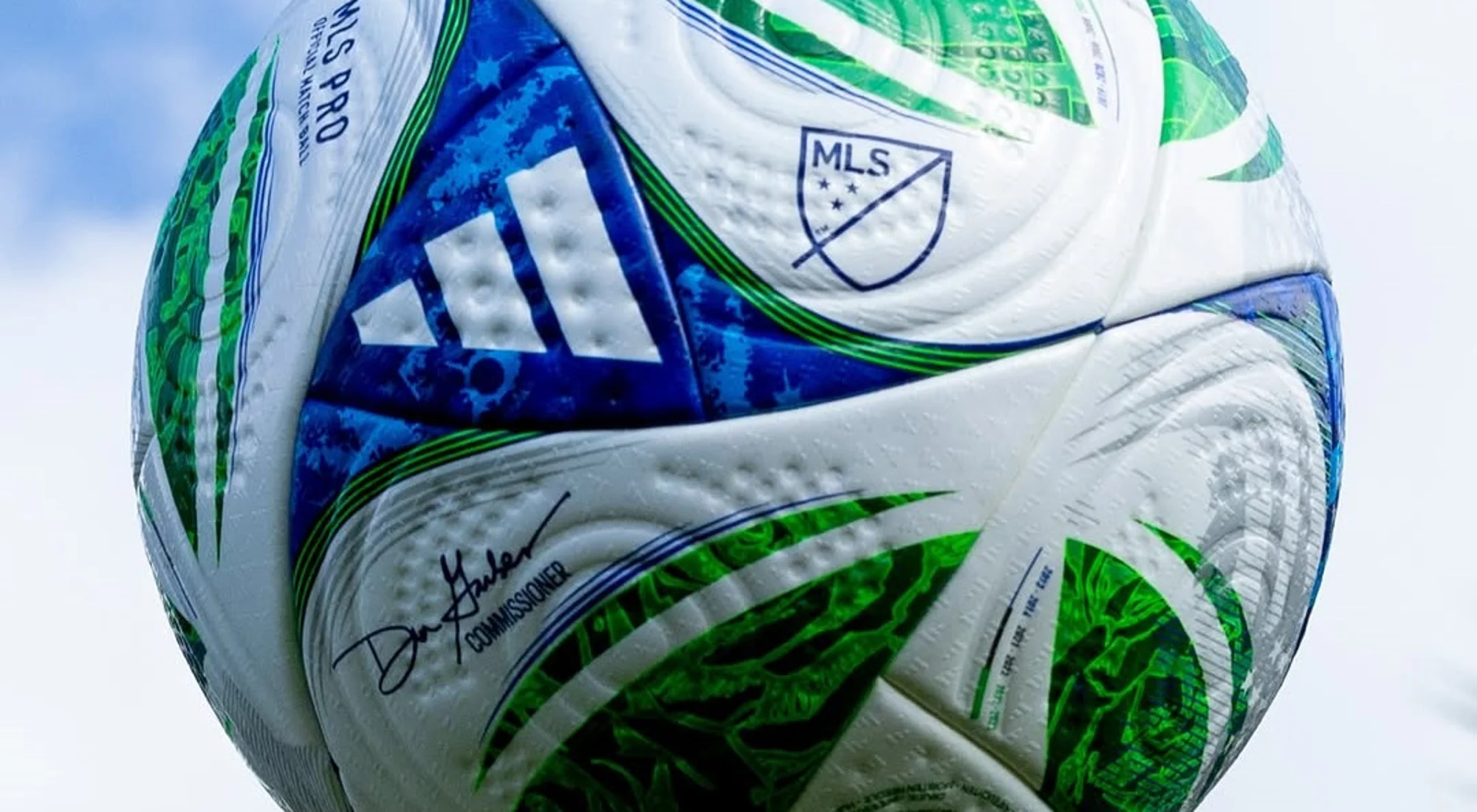 adidas presenta el balón oficial de la MLS 2025, un homenaje a los 30 años de la liga