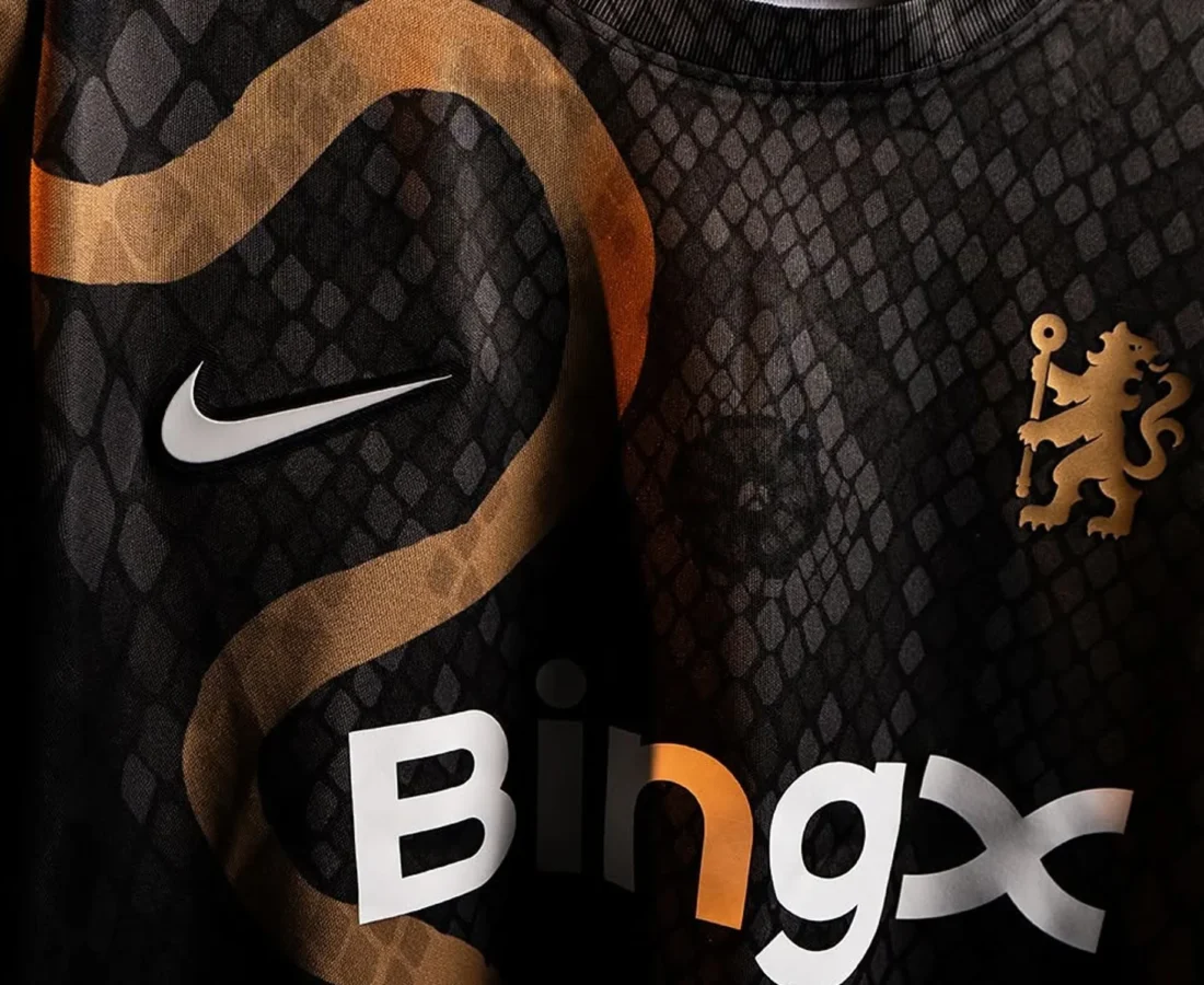 La camiseta de calentamiento del Chelsea 2025 se inspira en la serpiente