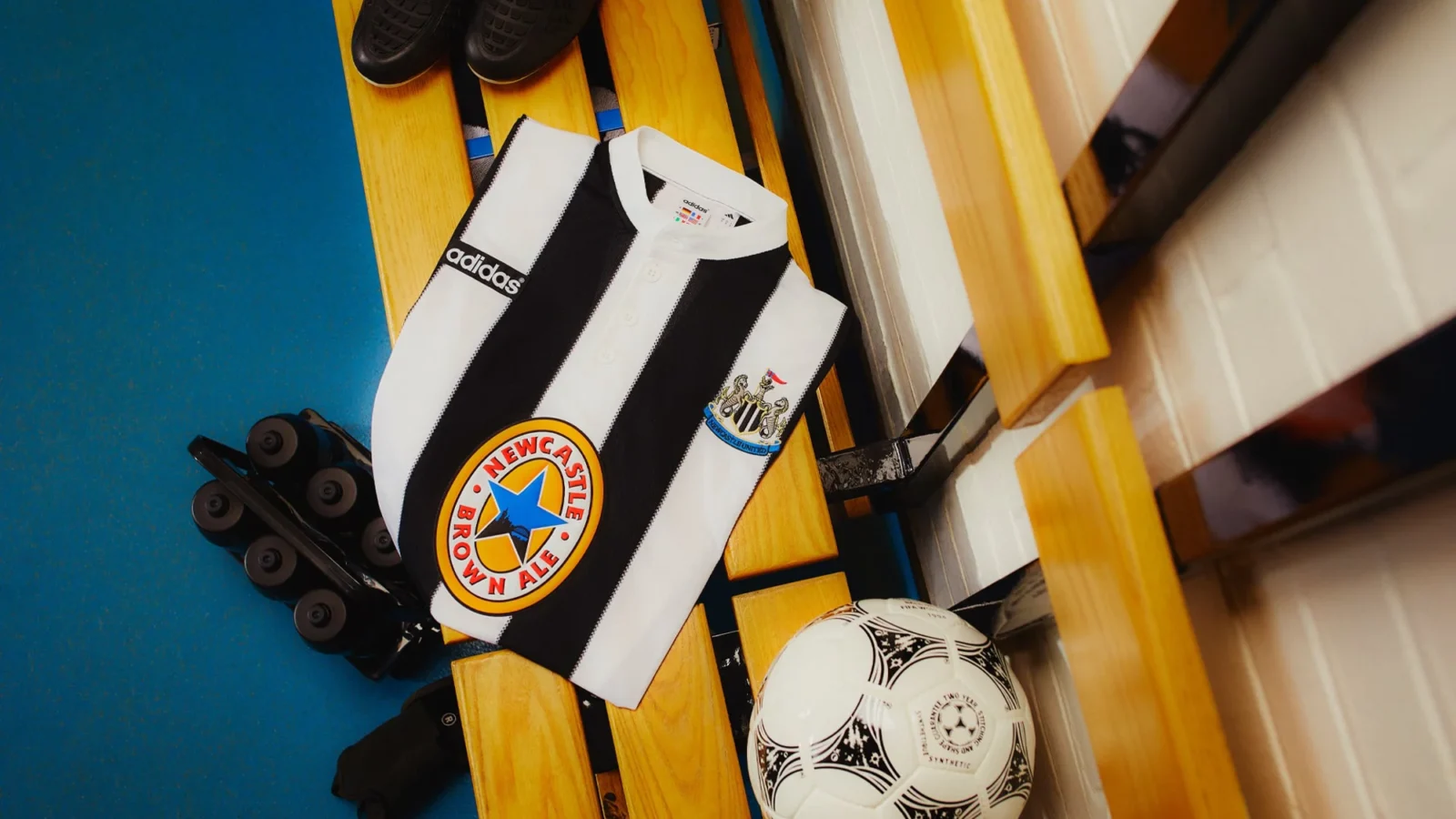 adidas relanza la camiseta titular del Newcastle United de 1995-1997