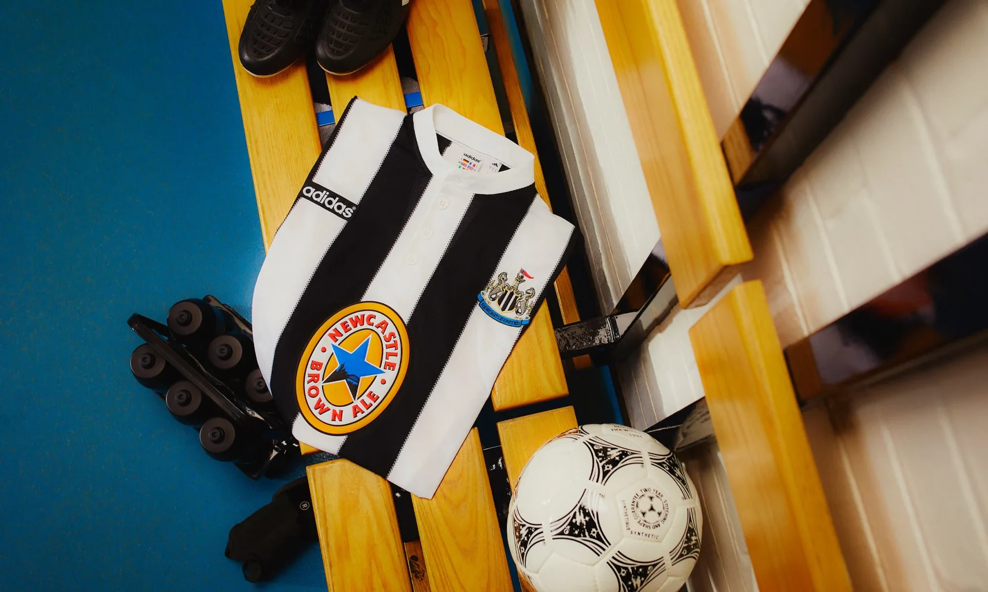adidas relanza la camiseta titular del Newcastle United de 1995-1997