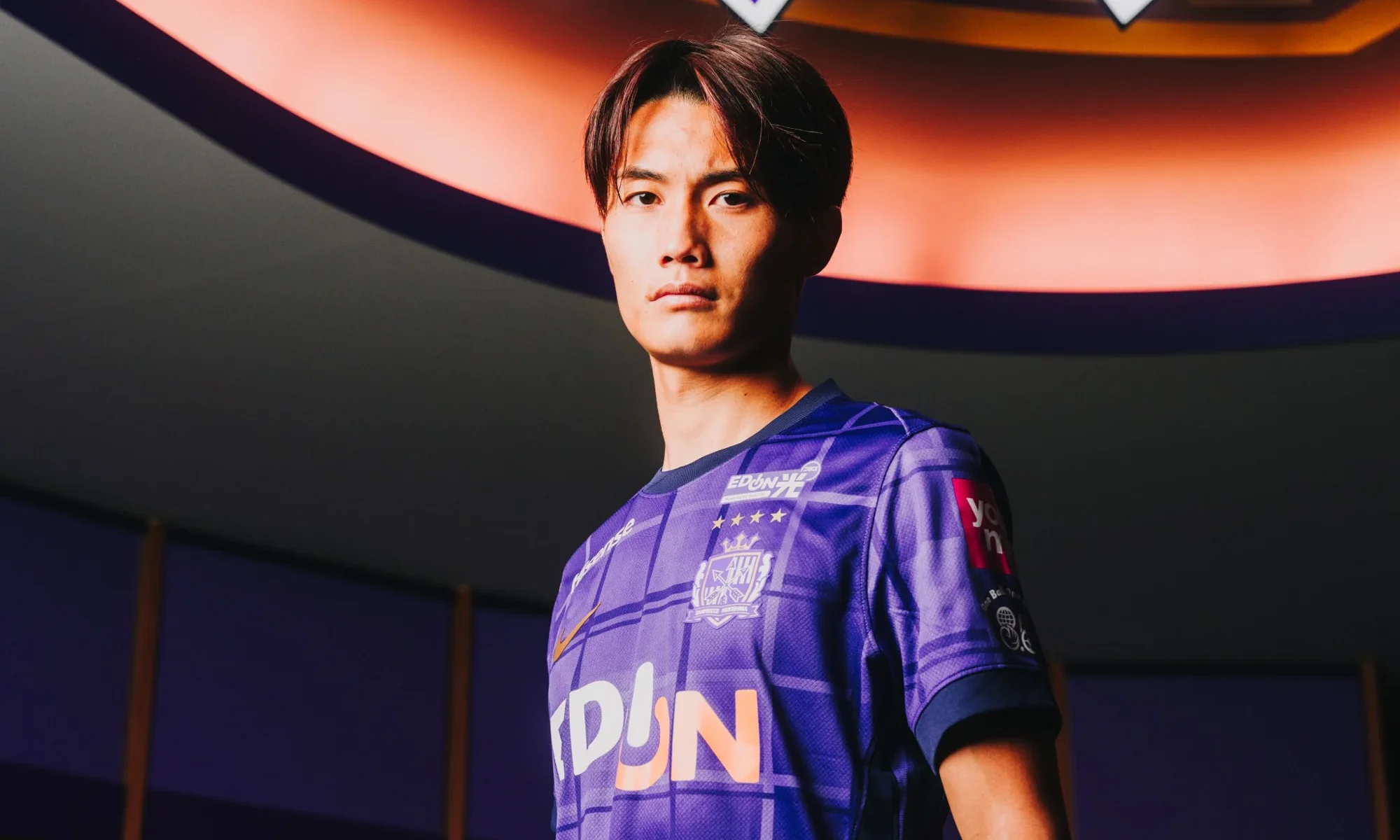 Las camisetas del Sanfrecce Hiroshima 2025 de Nike: tartán morado y memoria de los tranvías