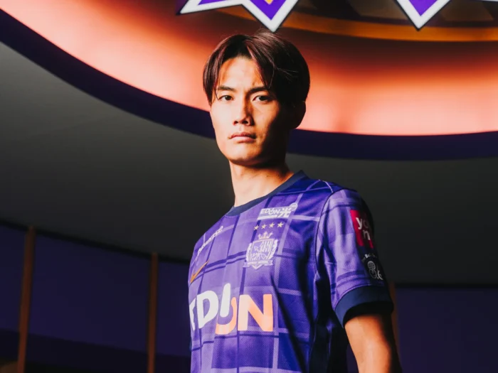 Las camisetas del Sanfrecce Hiroshima 2025 de Nike: tartán morado y memoria de los tranvías