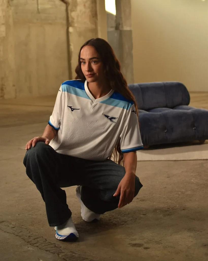 La SS Lazio y Mizuno celebran los 125 años del club con una camiseta conmemorativa