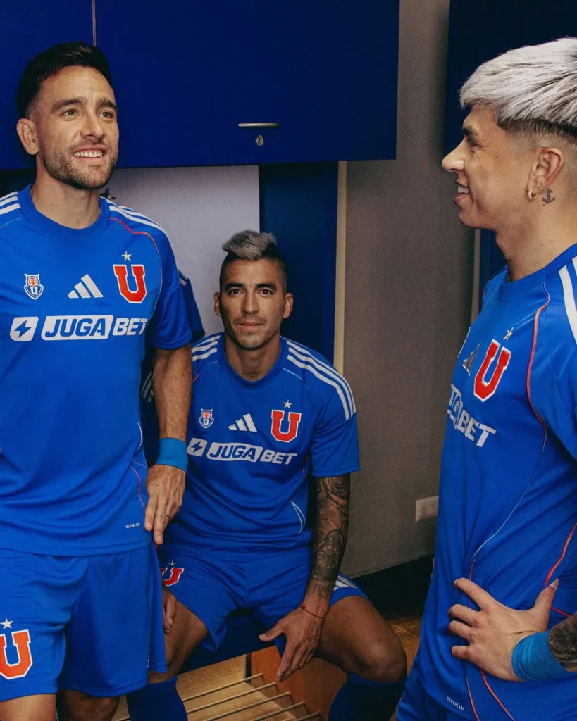 Las camisetas de la Universidad de Chile 2025 estrenan la nueva plantilla de adidas