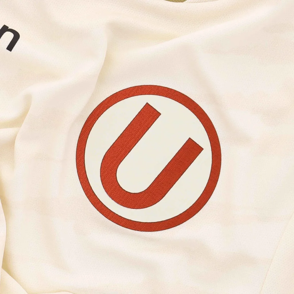 Universitario de Deportes presenta sus camisetas 2025 de la mano de Marathon