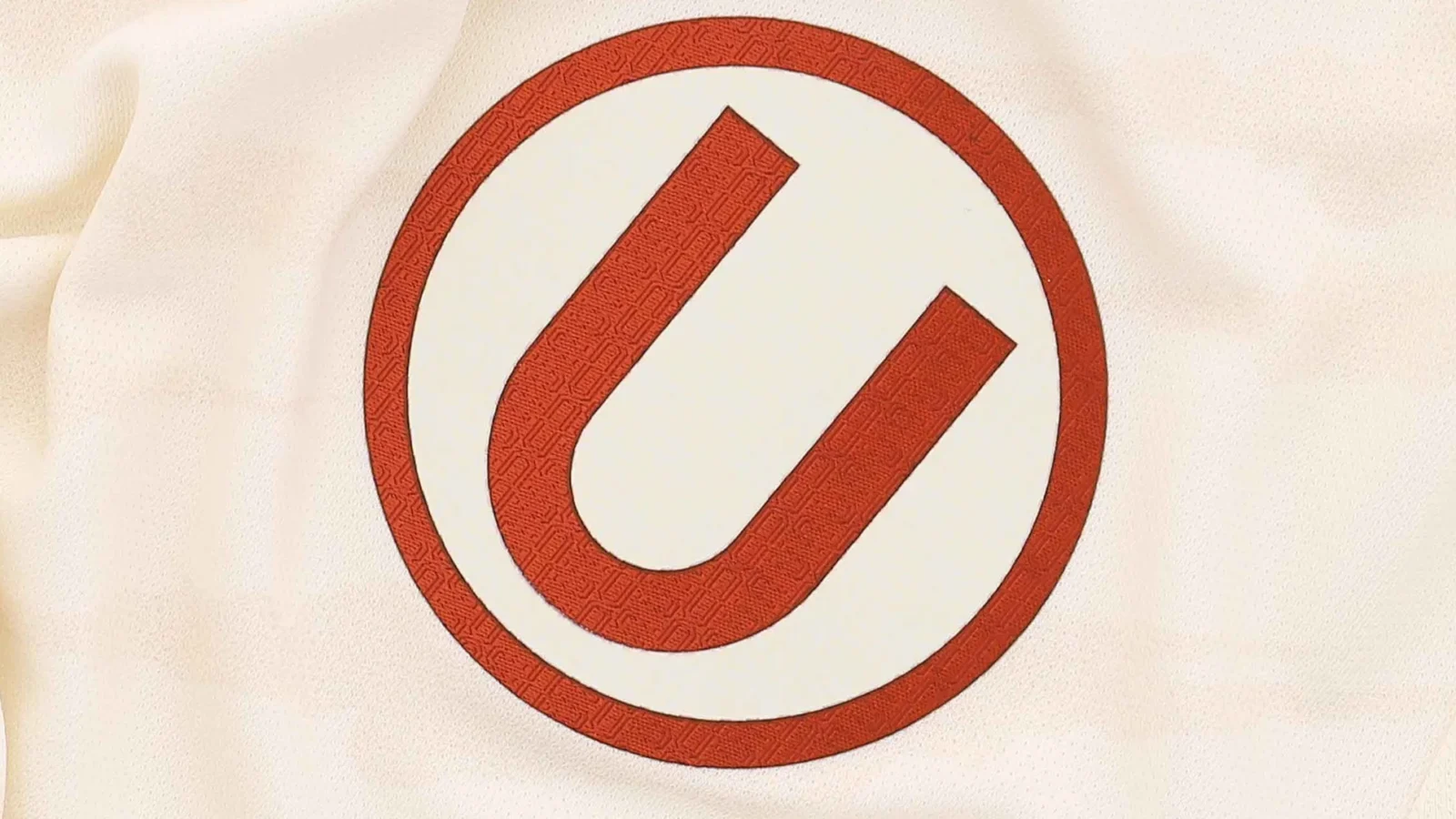 Universitario de Deportes presenta sus camisetas 2025 de la mano de Marathon