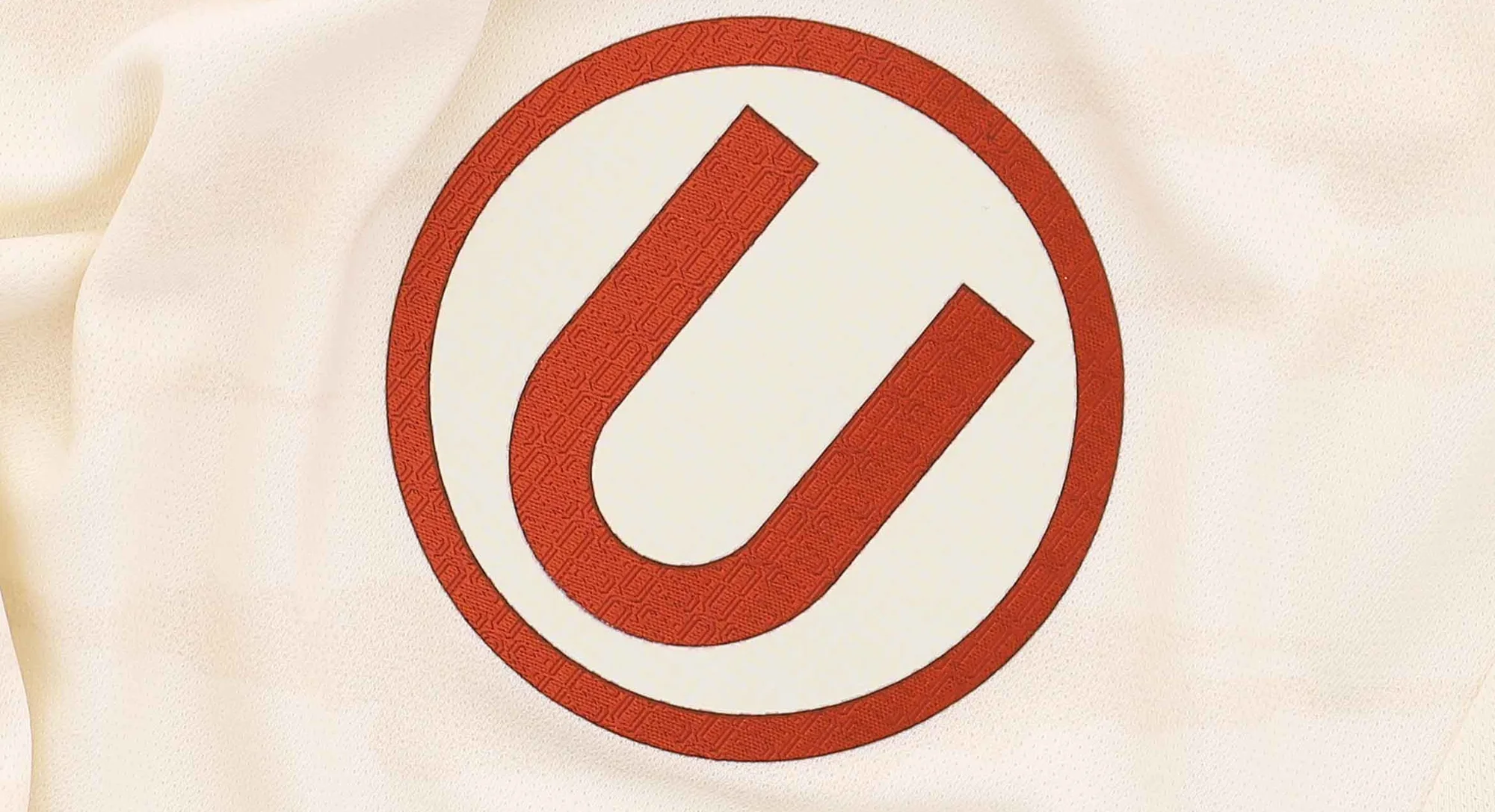 Universitario de Deportes presenta sus camisetas 2025 de la mano de Marathon