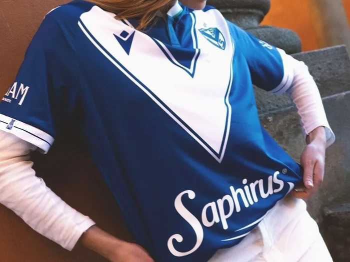 Macron estrena su ciclo con las camisetas de Vélez Sarsfield 2025