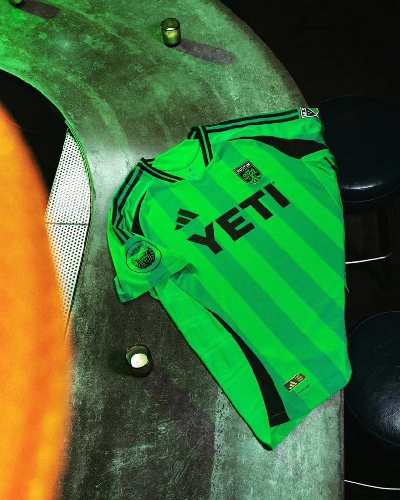 La camiseta local del Austin FC 2025-2026 rinde honor al ritual de la afición