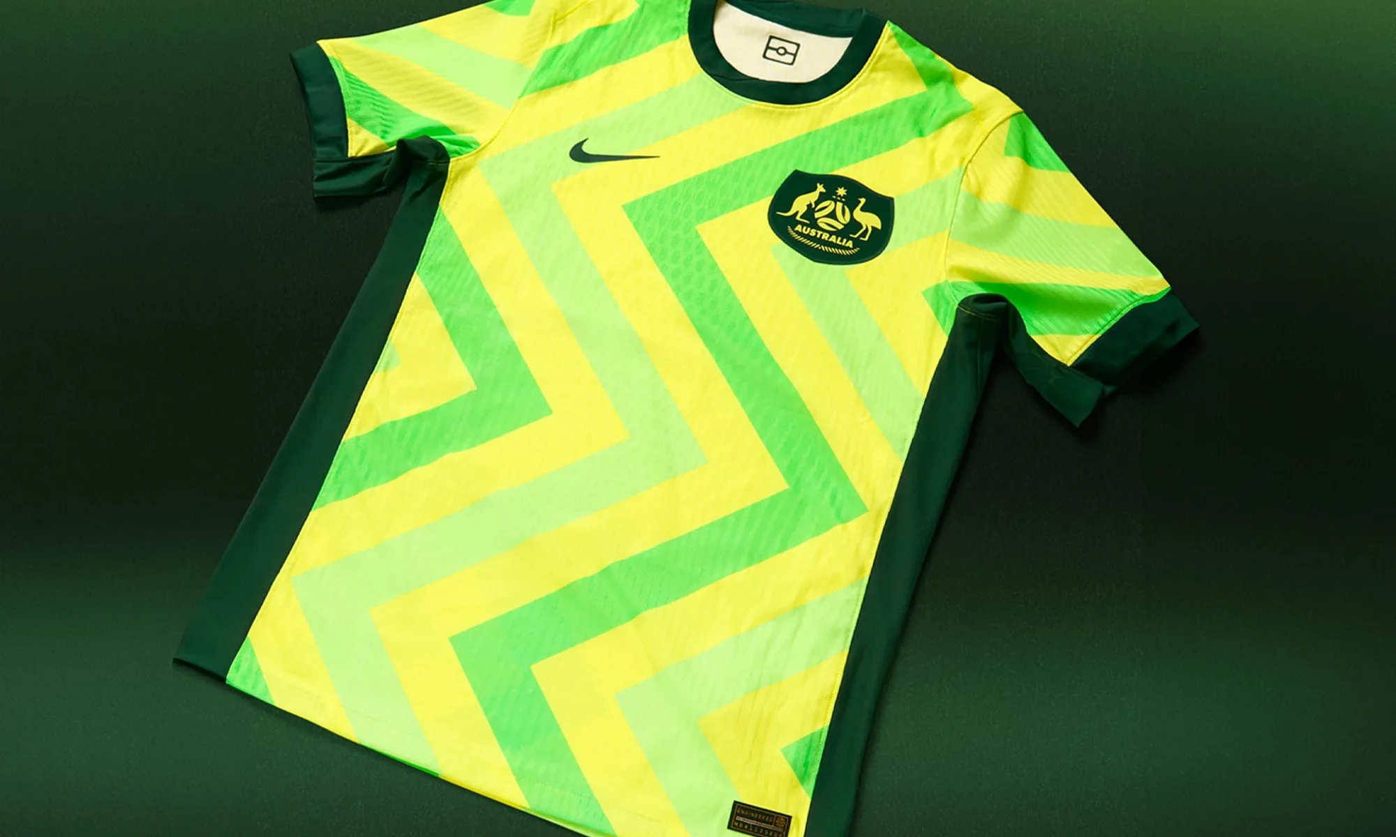 Australia presenta sus camisetas 2025-2026 diseñadas por el artista aborigen Reko Rennie