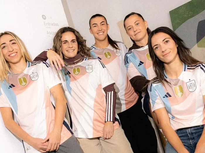 Camisetas de España femenina para la Eurocopa 2025, bajo el signo del cubismo