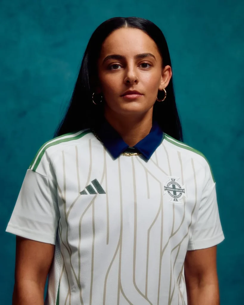 Camisetas de Irlanda del Norte femenina 2025-2026, inspiradas en la naturaleza