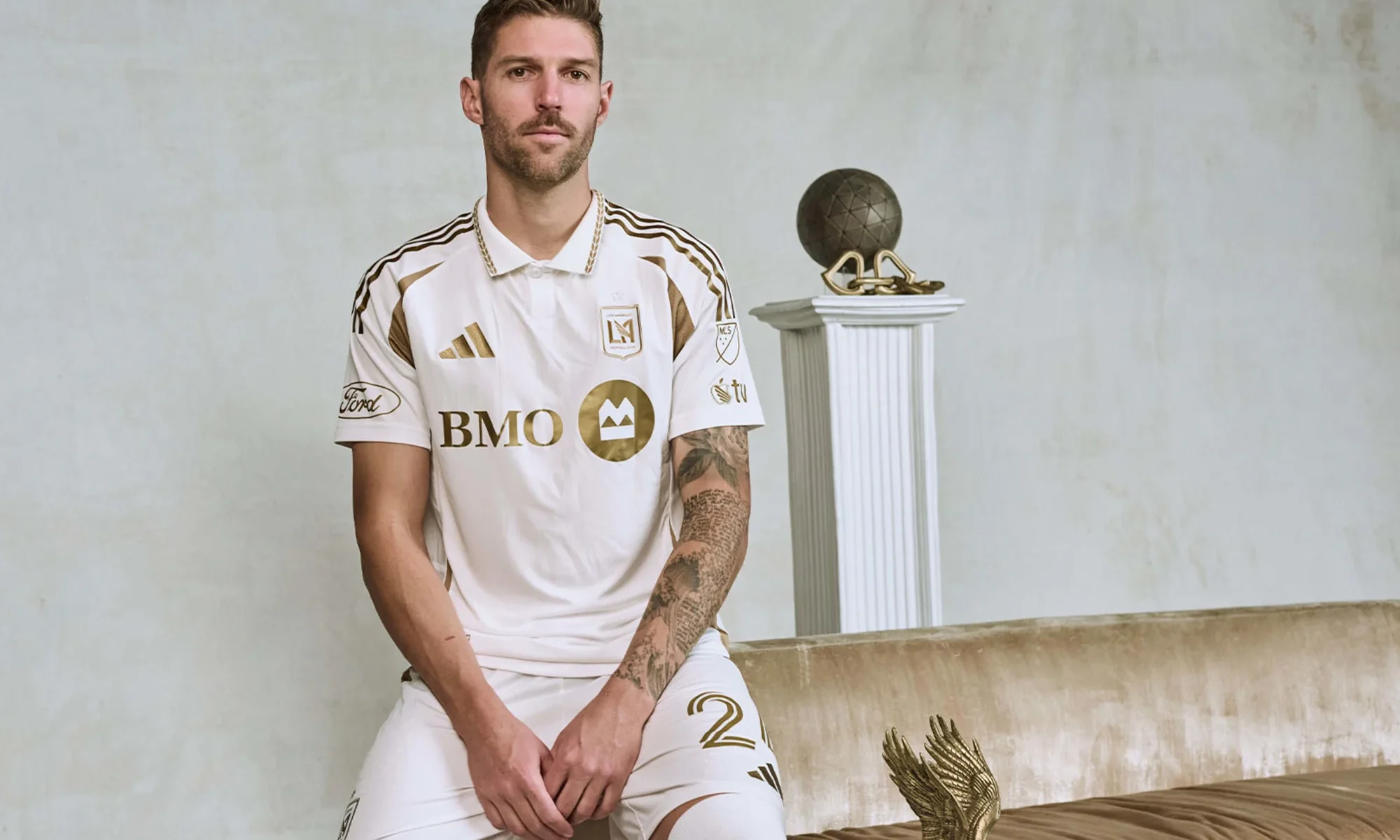 El Los Angeles FC se inspira en su primera camiseta de la MLS para el uniforme visitante 2025-2026