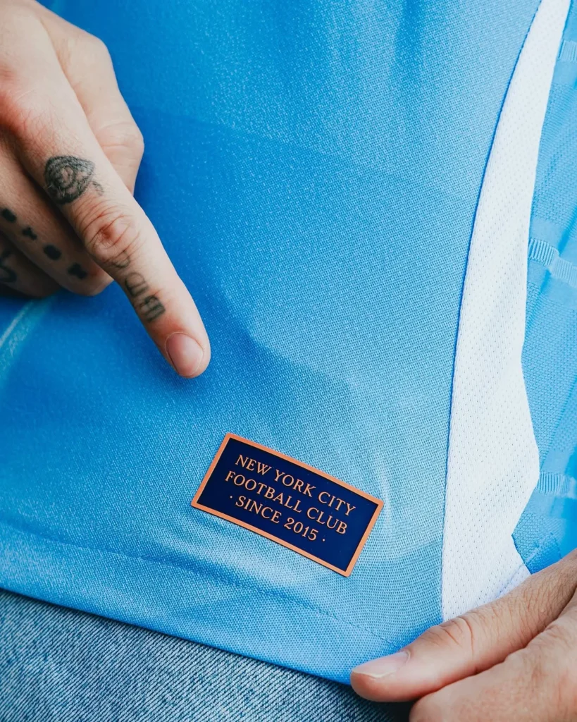 La camiseta local del New York City FC 2025-2026 celebra los diez años del club