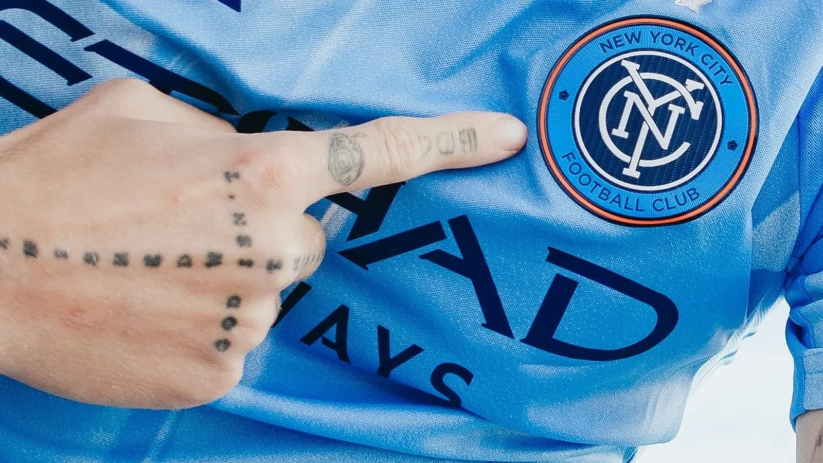 La camiseta local del New York City FC 2025-2026 celebra los diez años del club
