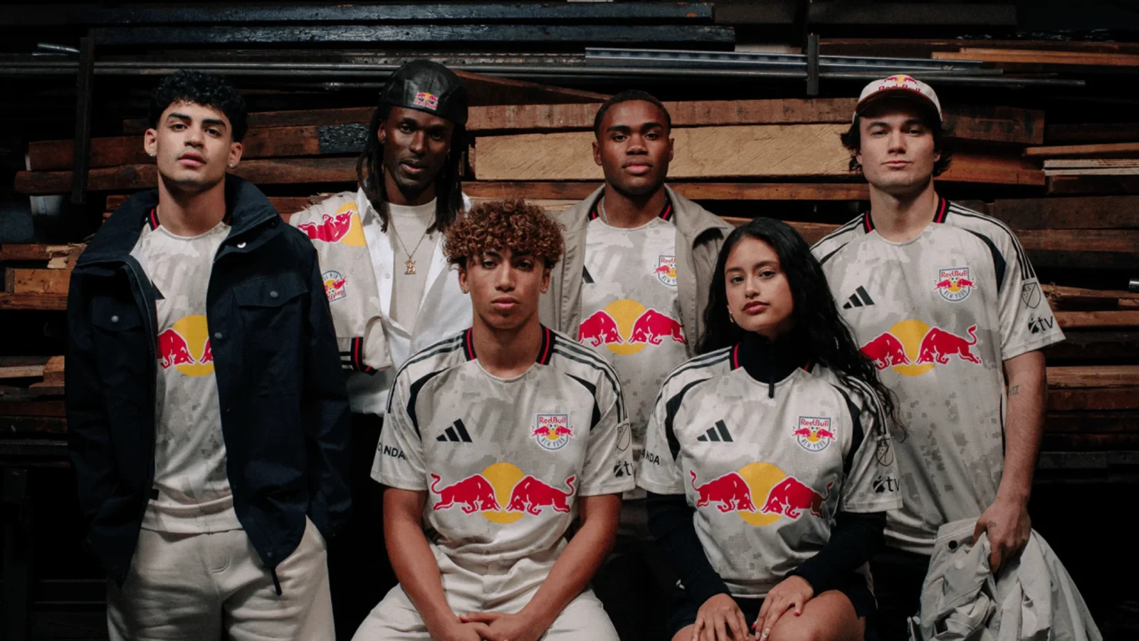 La camiseta visitante del New York Red Bulls 2025-2026 se inspira en las piedras de la ciudad