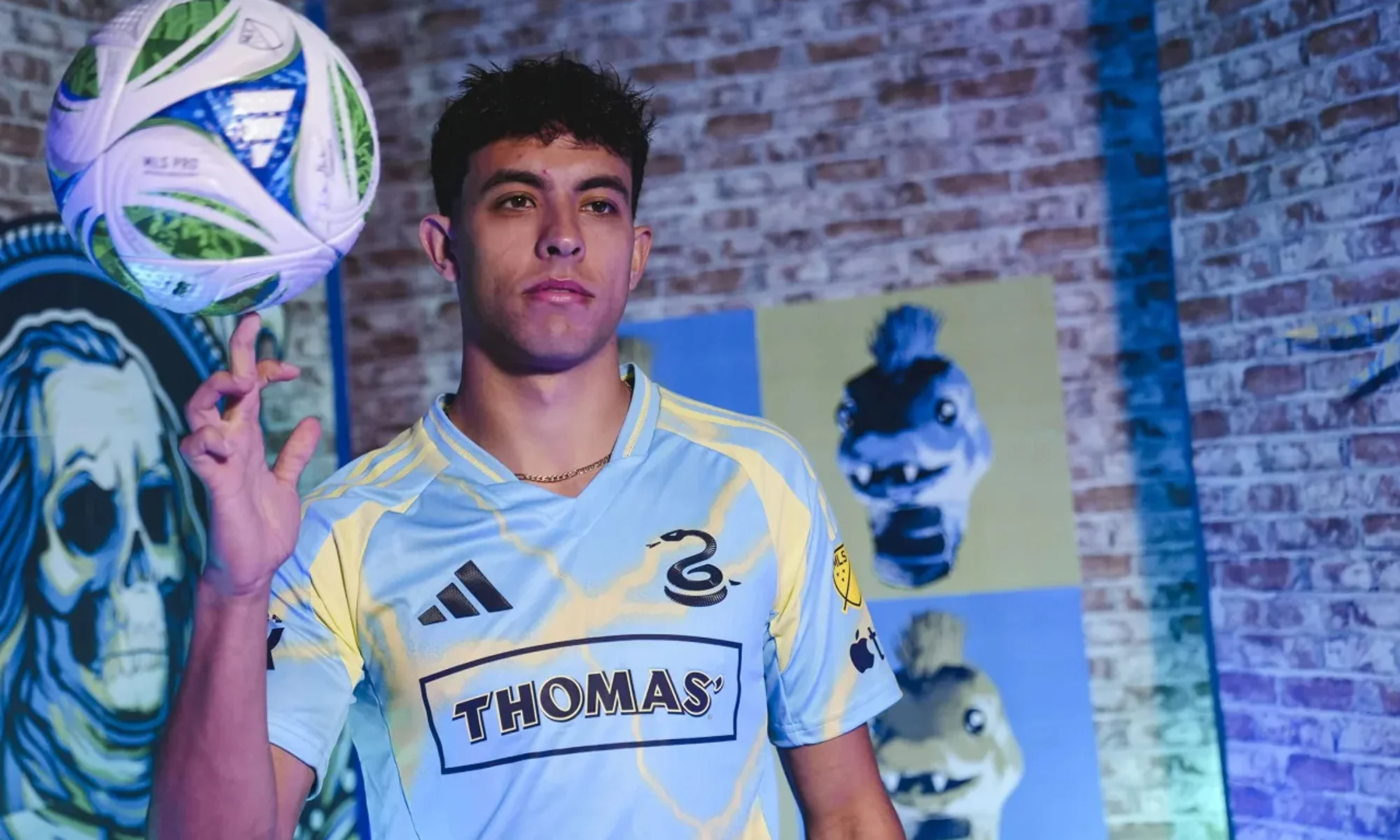 Philadelphia Union presenta una camiseta visitante con rayos eléctricos para 2025-2026