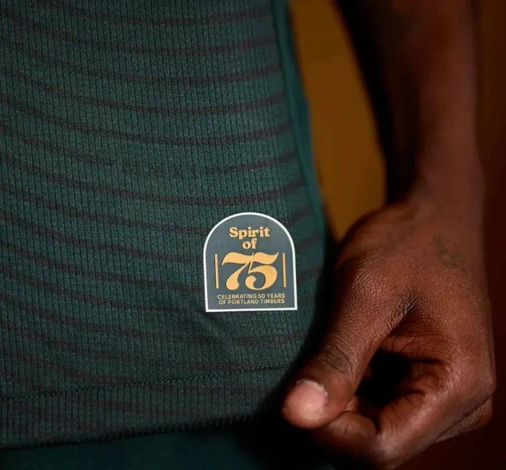 La camiseta local del Portland Timbers 2025-2026 celebra los 50 años del club