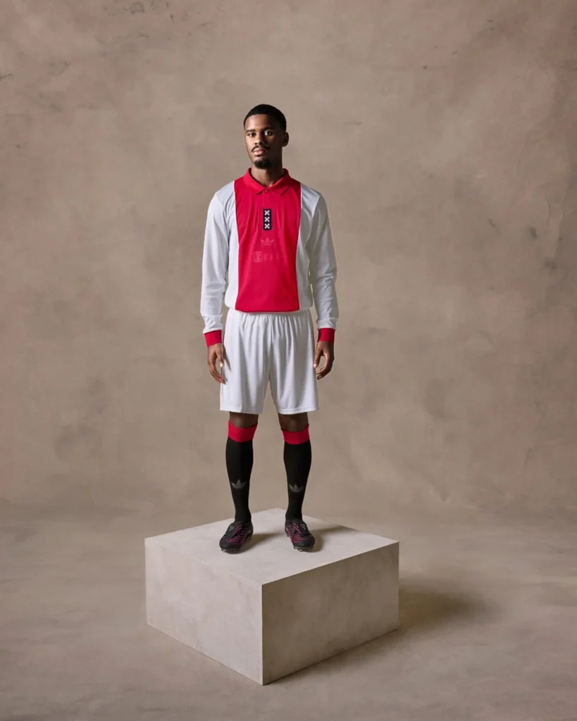Así es la camiseta del Ajax por su 125 aniversario