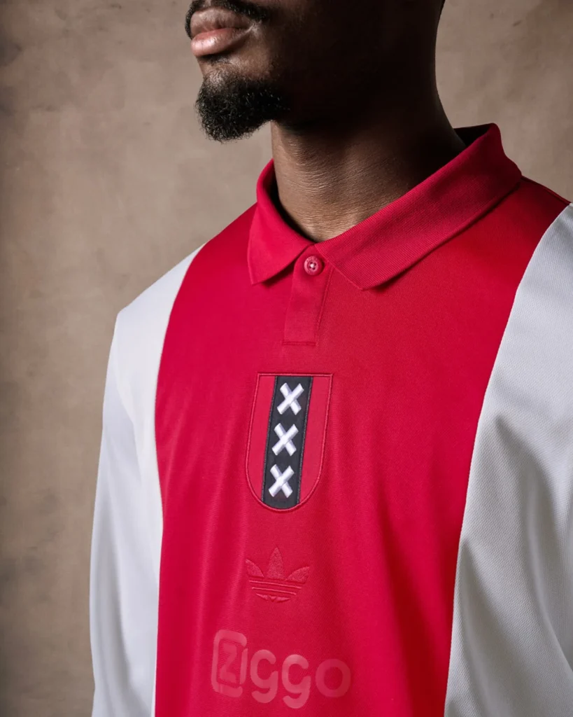 Así es la camiseta del Ajax por su 125 aniversario