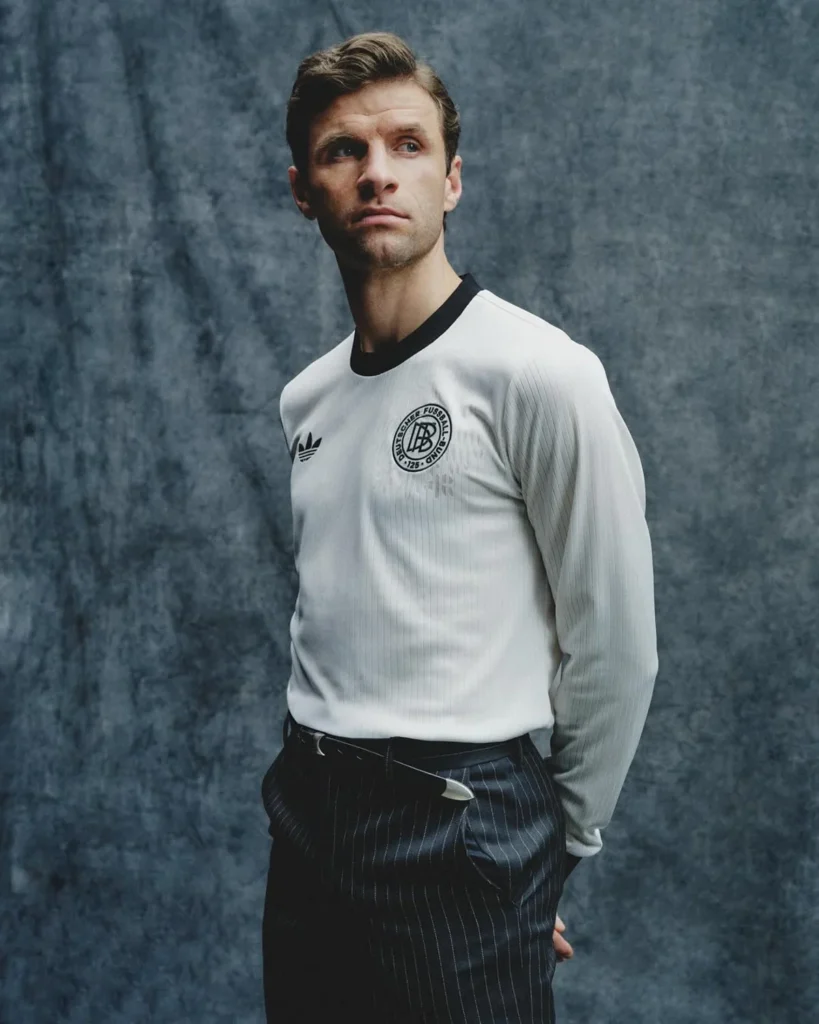 Alemania presenta una camiseta del 125 aniversario inspirada en la de 1974