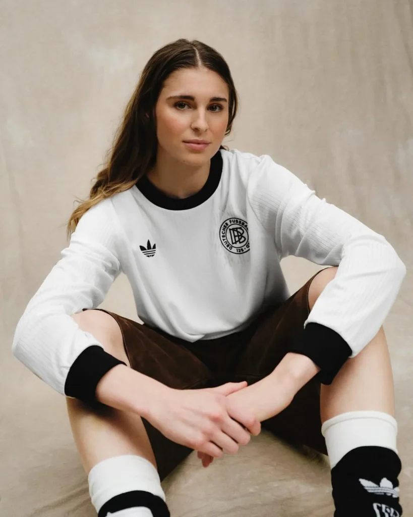 Alemania presenta una camiseta del 125 aniversario inspirada en la de 1974