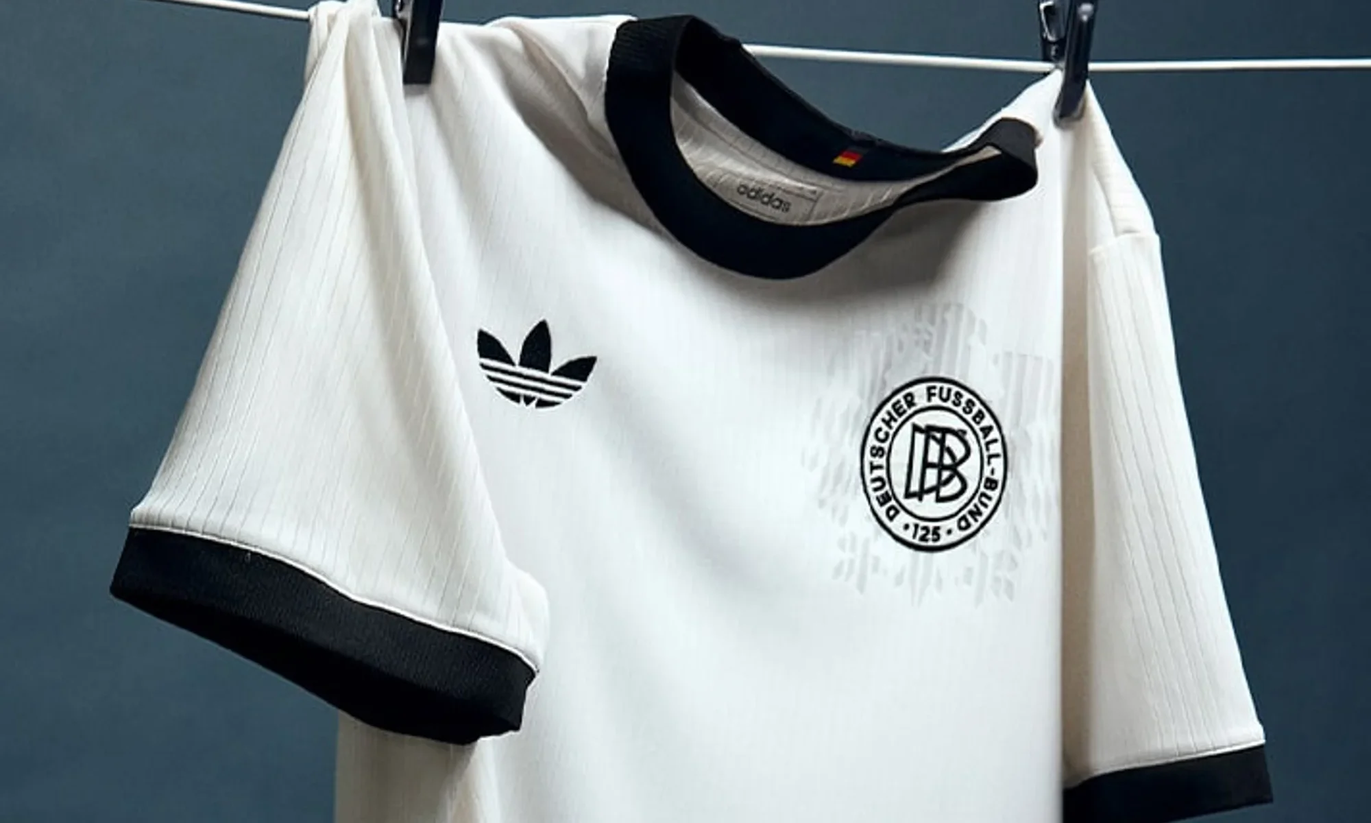 Alemania presenta una camiseta del 125 aniversario inspirada en la de 1974