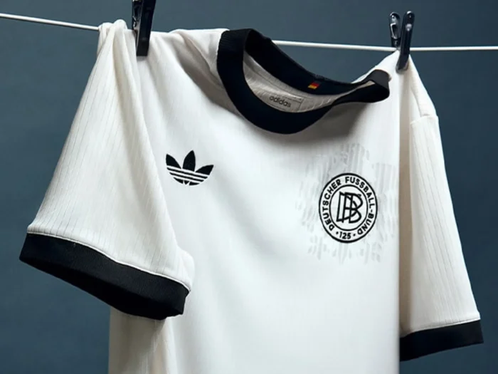 Alemania presenta una camiseta del 125 aniversario inspirada en la de 1974